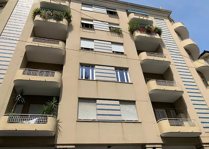 House Acciuga Innamorata By World Chiavari