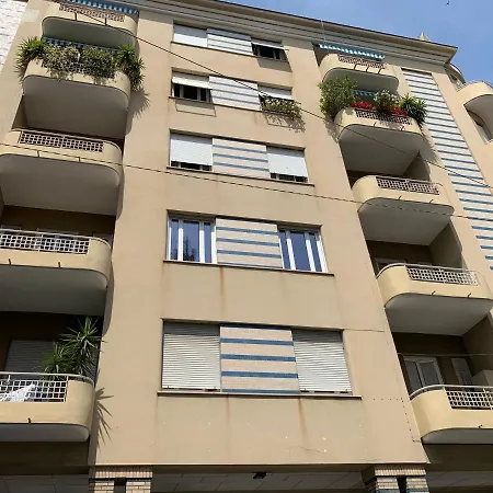 House Acciuga Innamorata By World Chiavari